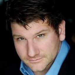Jude Gerard Prest 飾演 Bob the Flower Cart Guy