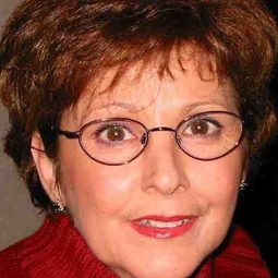 Huguette Gervais - 慈母多惡兒演員 飾演Bookshop Cashier