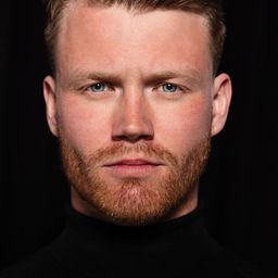 Arnar Dan Kristjánsson 飾演 