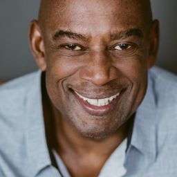 Herbert Duncanson 飾演 Captain Tanner