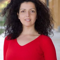 Rehab Mehal 飾演 Wafa