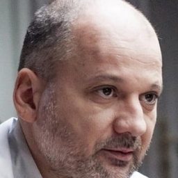 Thuróczy Szabolcs 飾演 Old man