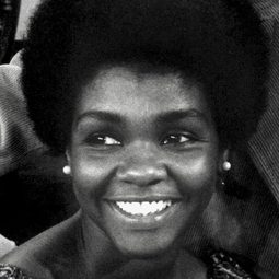 Ta-Tanisha - 雙妹奪郎記演員 飾演Night Nurse