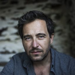 Clemens Berndorff 飾演 Dr. Swoboda