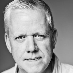 Martin Trenaman - 冏男四賤客演員 飾演Alan Cooper