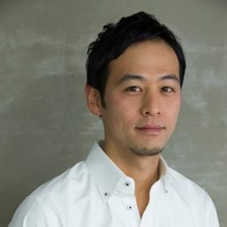 小川尊 飾演 River Office Staff
