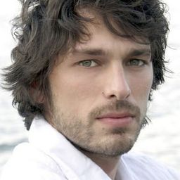 Fabio Ghidoni 飾演 Cassio