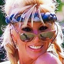 Susana Giménez 飾演 Self (archive footage)