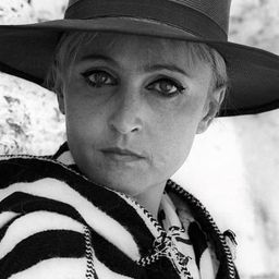 Laura Betti 飾演 Laura