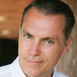 阿爾·薩皮恩扎 飾演 Colonel Krewiss