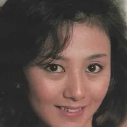 神代弓子 飾演 Sergeant Mari Date