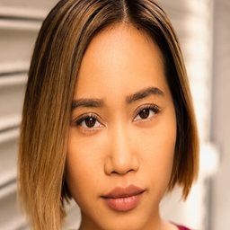 Deanna Pak 飾演 Clare