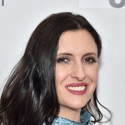 安托妮拉·柯絲塔 - 不甜馬丁娜演員 飾演Martina