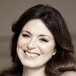 Anna Caterina Antonacci 飾演 Kate Pinkerton