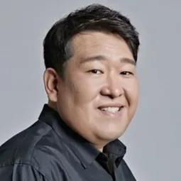 Son Sang-kyung 飾演 Big Guy