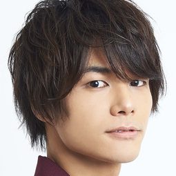 八代拓 飾演 Kakeru Jūōin (voice)