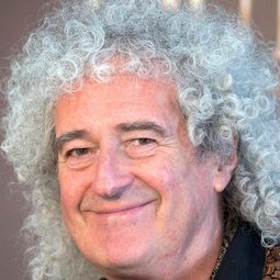 布賴恩·梅 飾演 Self - Guitars