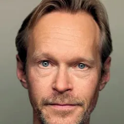 史蒂芬·麥金塔 飾演 Fred, Scrooge's Nephew