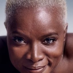 安潔莉克·琪蒂歐 飾演 