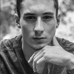 Joey Ambrosini - 賭場大劫殺演員 飾演Paperboy