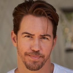 Wes Ramsey 飾演 Christian Markelli