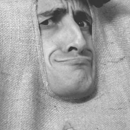 Antonio Rezza 飾演 Giuliano/Rolando/Elio/Giacane