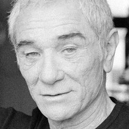 Claude Faraldo 飾演 Aslanian