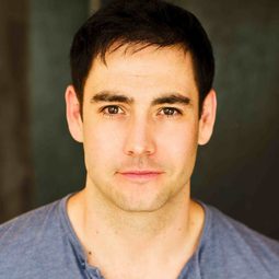 Jeremy Guilbaut 飾演 Jonah Baldwin