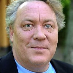 利夫·安德烈 飾演 Stig