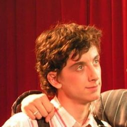 Bogdan Cotleț - 少年詩人的心疤演員 飾演Victor