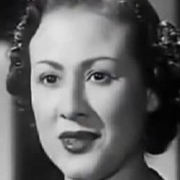 阿齊札·赫爾米 飾演 Mamdouh's Mother