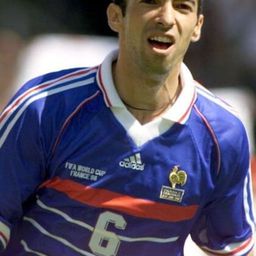 Youri Djorkaeff 飾演 Self
