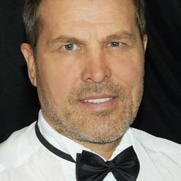 Sergey Legostaev - 黑色閃電演員 飾演Gena