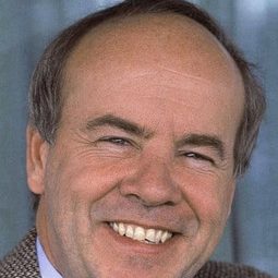 蒂姆·康威 飾演 Seagull (voice)