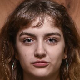 米蘭達·德拉塞爾納 飾演 Rita (young)