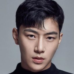 文智勇 - 職場新仔演員 飾演Woo Seung-hyun