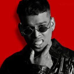 Asal Kolar 飾演 Guna