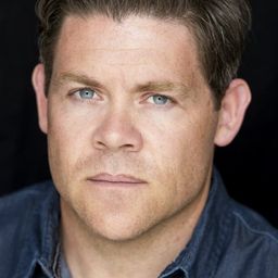 Paul Glover 飾演 Jim