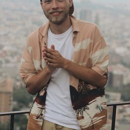 Pavel Chernov 飾演 Оператор ЧБД #1