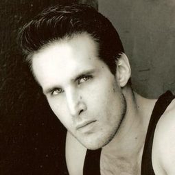 Billy Rieck 飾演 Buford