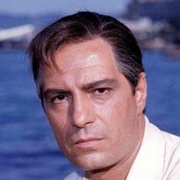 Nino Manfredi - My Heart Sings演員 飾演Enrico