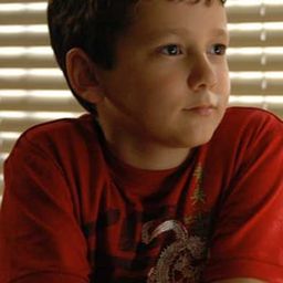 Víctor Valdivia 飾演 Guille