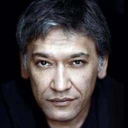 Djavakhir Zakhirov 飾演 Abdal-Latif