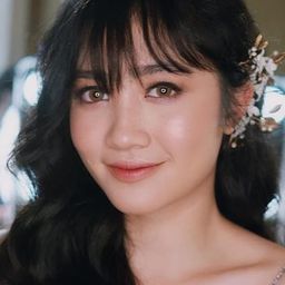 菲比拉斯坦提 飾演 Farah