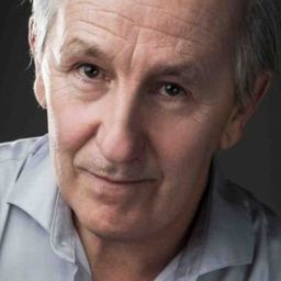 Gaston Caron 飾演 Gérald