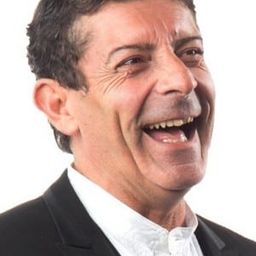 Luca Laurenti 飾演 Luca (segment "Turno di notte")