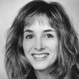 Barbara Howard 飾演 Sara