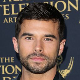 喬許·斯威卡德 飾演 Colton Burtenshaw