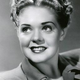 Alice Faye 飾演 Nan Spencer