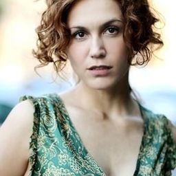 Linda Gennari 飾演 svampita